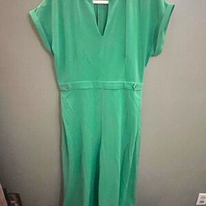 Elegant Green V-Neck Dress